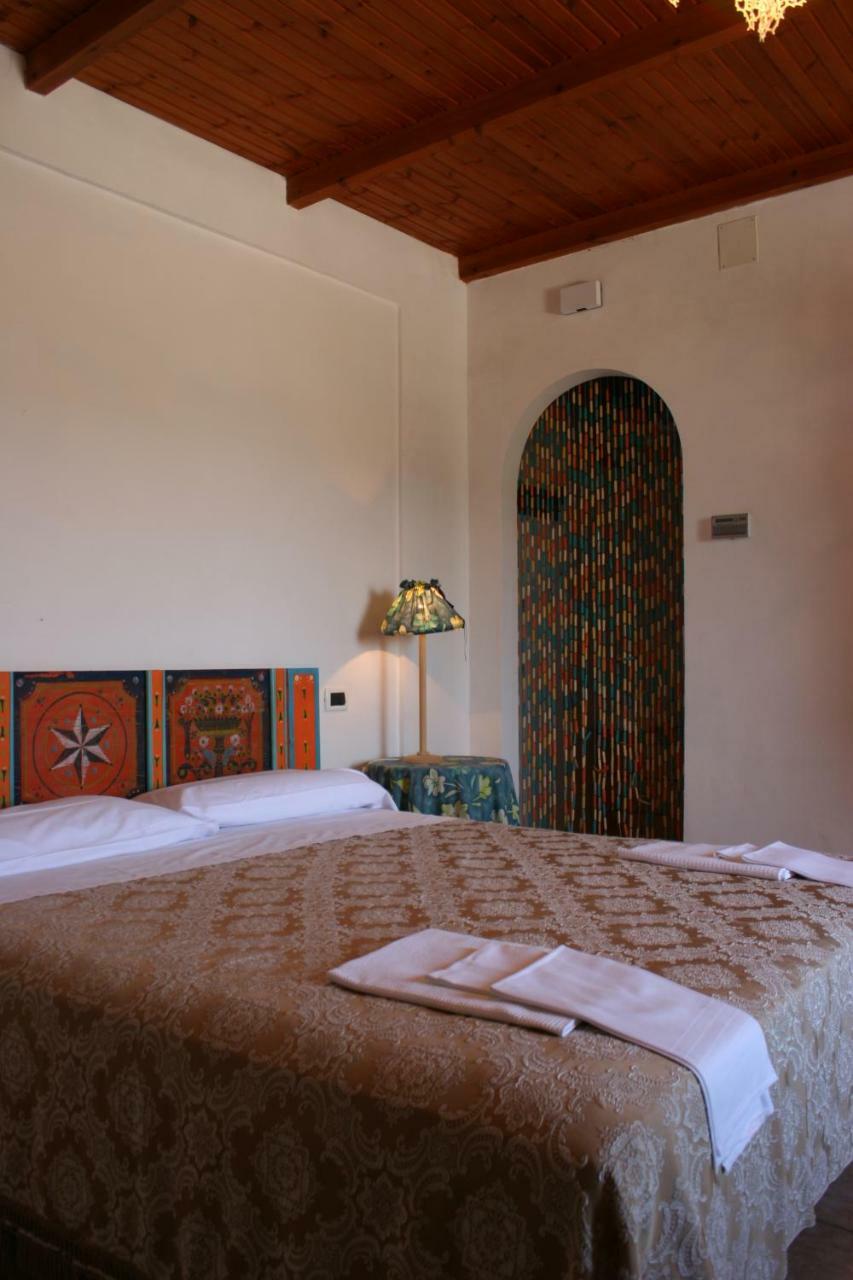Agriturismo Torre Mannella - La Loggia Чита' Сант'Анджело Екстериор снимка